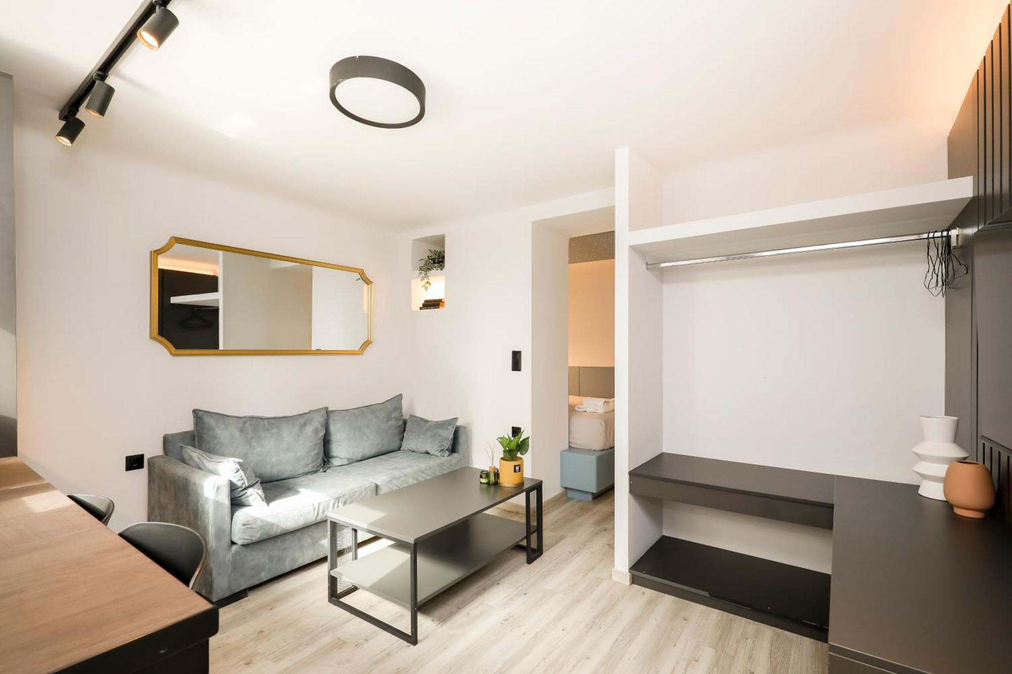 One-Bedroom Apartment