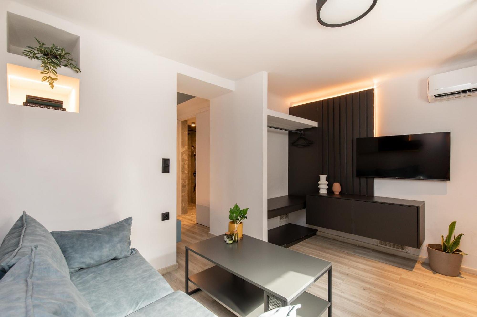 One-Bedroom Apartment