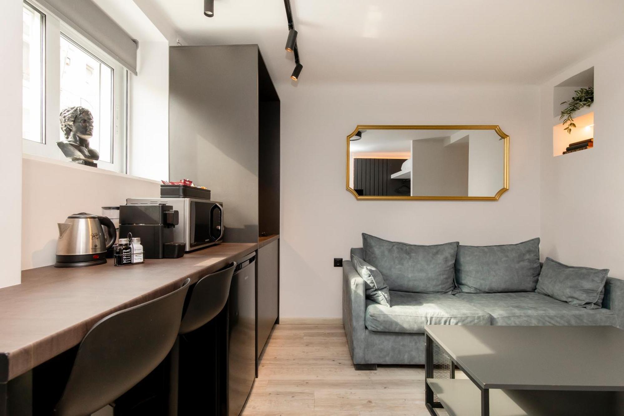 One-Bedroom Apartment